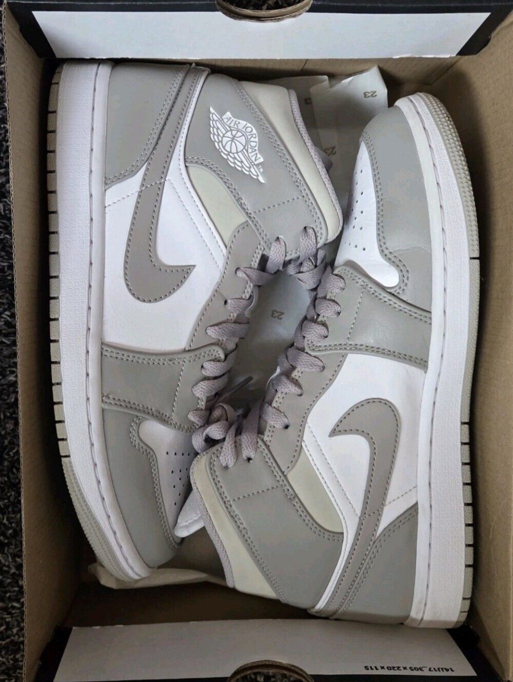 Nike Air Jordan 1 Mid College Grey 554724-082 US Men's Size 8 - Picture 14 of 16